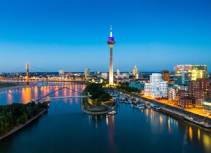 Wunschbild als Leinwand - Düsseldorf oder mit Eigenem Foto