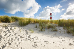 Wunschmotiv auf Leinwand - Leuchtturm List Ost Auf Sylt oder mit Ei...
