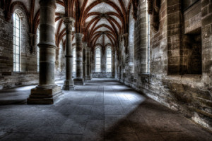 Wunschmotiv auf Leinwand - Klostermauern oder mit Eigenem Foto