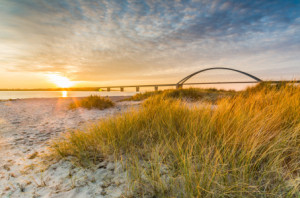 Foto auf Leinwanddruck - Sonnenuntergang Am Fehmarnsund oder mit Ei...