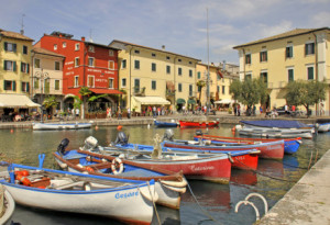 Bild auf Leinwand - Im Hafen Von Lazise oder mit Eigenem Foto