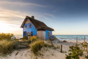 Bilder Leinwanddruck - Das Blaue Haus Am Meer oder mit Eigenem Foto