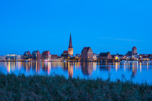 Fotos Papier - Blick Über Die Warnow Auf Die Hansestadt Rostock ode...