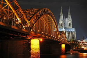 Wunschmotiv als Schieferplatte - Kölner Dom Hohenzollern Brücke ode...