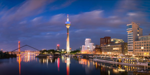 Foto auf Schieferplatte - Medienhafen Düsseldorf Ii oder mit Eigene...