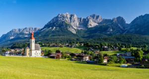 Bild auf Schieferplatte - Dahoam Beim Bergdoktor Am Wilden Kaiser o...