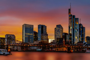 Wunschbild als Schieferplatte - Frankfurt Am Main Skyline - At Nigh...