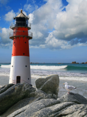 Vliestapete - Wolken Ziehen Am Leuchtturm Vorbei oder mit Eigenem Foto