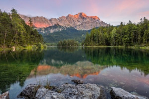Wunschmotiv Tapete - Eibsee Mit Blick Auf Die Zugspitze oder mit Ei...
