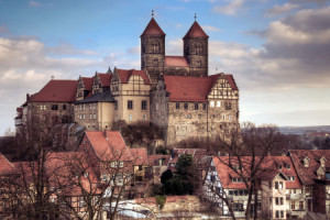 Wunschmotiv auf Tapete - Schloss Quedlinburg oder mit Eigenem Foto