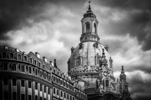 Bild auf Tapete - Frauenkirche Dresden Schwarz-Weiss oder mit Eigen...