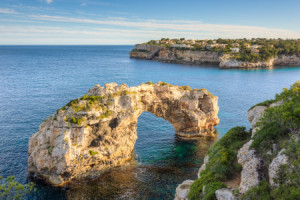 Wunschmotiv Tapete - Es Pontas - Felsentor Auf Mallorca oder mit Ei...