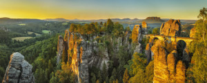 Wunschmotiv auf Tapete - Sonnenaufgang An Der Basteibrückei Im Elbs...