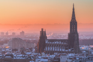 Bild Tapete - Stadt Ulm Zum Sonnenaufgang Mit Münster Und Alpen ode...