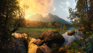 Wunschbild Tapete - Spiegelung Majestätischer Berge Im Malerischen ...