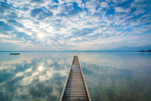 Wunschbild Tapete - Steg Am Chiemsee oder mit Eigenem Foto