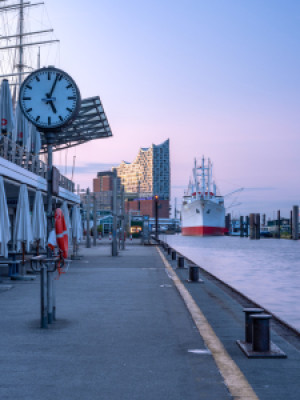 Wunschmotiv Tasse - Hamburger Hafen Am Frühen Morgen oder mit Eigen...