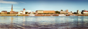 Wunschbild auf Teppich - Düsseldorf Altstadt Panorama oder mit Eige...