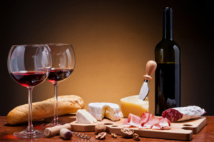 Wunschbild Teppich - Wein Käse Und Wurst oder mit Eigenem Foto
