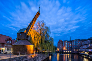 Wunschmotiv Teppich - Alter Kran In Lüneburg oder mit Eigenem Foto