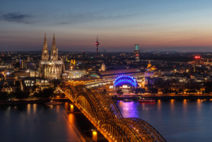 Wunschmotiv auf Teppich - Köln Von Oben oder mit Eigenem Foto