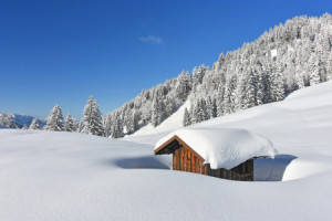 Wunschbild als Teppich - Kleine Hütte Im Schnee oder mit Eigenem Foto