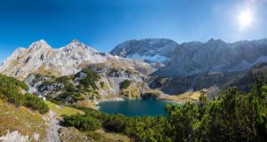 Foto auf Teppich - Berglandschaft Drachensee oder mit Eigenem Foto