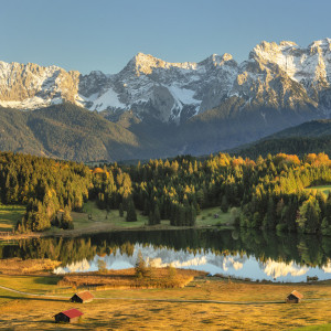 Bild auf Teppich - Geroldsee Und Karwendelgebirge Bei Sonnenunterga...