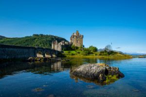 Foto auf Tischdecke - Eilean Donan Castle In Schottland oder mit Ei...