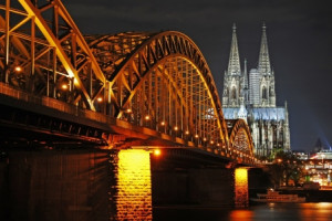 Motiv auf Tischdecke - Kölner Dom Hohenzollern Brücke oder mit Eige...