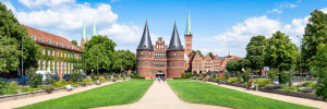 Wunschmotiv als Tragetasche - Panorama Des Holstentor In Lübeck ode...