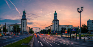 Türfolie - Berlin Frankfurter Tor Panorama Sunset oder mit Eigenem ...