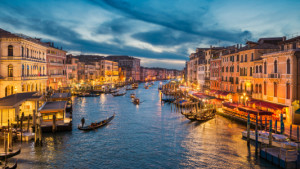 Wunschmotiv auf Türfolie - Venedig Bei Nacht oder mit Eigenem Foto