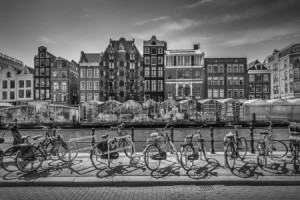 Wunschmotiv Türfolie - Amsterdam Singel Mit Blumenmarkt - Monochrom...