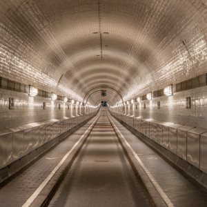 Türfolie - Alter Elbtunnel In Hamburg oder mit Eigenem Foto