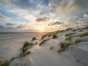 Wunschmotiv als Türfolie - Dünenstrand Bei Sonnenuntergang oder mit...
