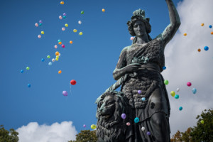 Wunschbild als Türfolie - Statue Bavaria München Mit Luftballons od...