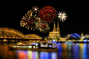 Fotos Türfolie - Kölner Lichter - Skyline Feuerwerk Köln oder mit E...