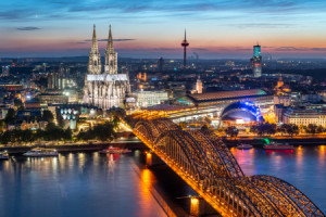 Wunschmotiv Türfolie - Köln Skyline Mit Kölner Dom Und Hohenzollern...