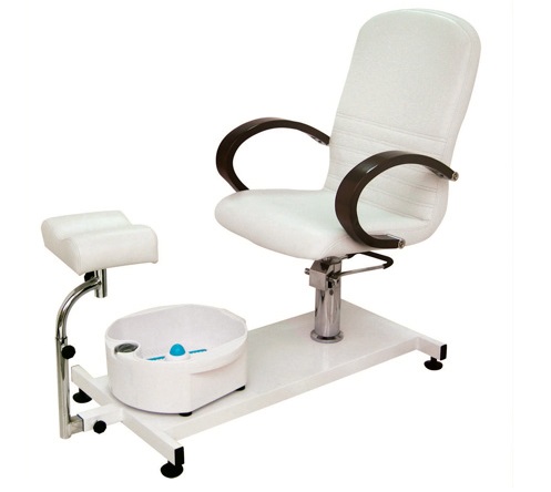 Cadeirão de pedicura Astra: Equipado com bañera de pés e reposapiés