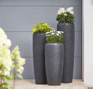Flingora Vase »Cleo« mit Einsatz - Fiberglas Pflanzvase - Indoor & Outdoor - Antik Graphitschwarz - Höhe 97 cm / Ø 34 cm