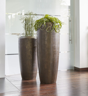 Flingora Vase »Priya« mit Einsatz - Fiberglas Pflanzvase - Indoor - Matt Kupferbraun - Höhe 90 cm / Ø 46 cm