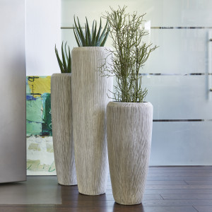 Flingora Vase »Esmee« mit Einsatz - Fiberglas Pflanzvase - Indoor & Outdoor - Rillenstruktur Grauweiß - Höhe 97 cm / Ø 34 cm