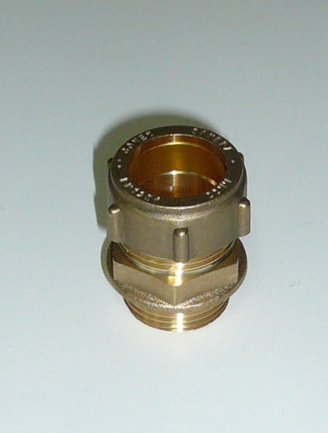 Enlace mixto latï¿½n compresiï¿½n - roscar macho de 18x1/2