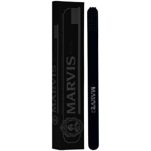 Marvis Black Toothbrush czarna szczoteczka do zębów ze średnio twardym włosiem i osłonką