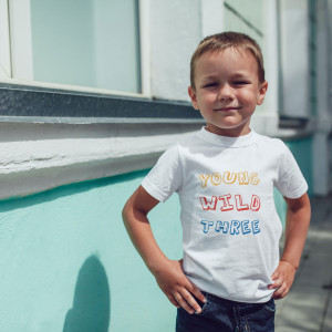 Kinder T-Shirt zum 3. Geburtstag "YOUNG WILD THREE"