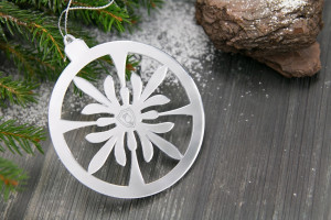 Lustrzane bombki z Twoim grawerem - wym. 80x92mm - śnieżynka - BDR010