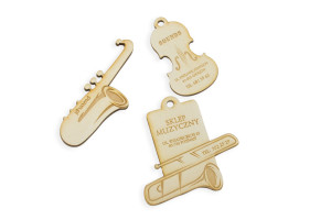 Etykiety drewniane, wizytówki dla sklepu muzycznego grawerowane laserem - EDR022