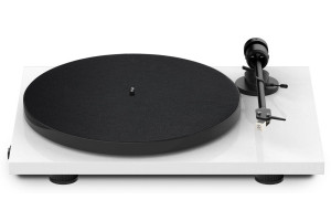 Pro-Ject E1 med AT3600L Valnöt