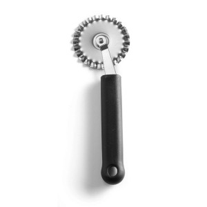 Cutit taiere aluat cu lama zimtata din inox, 180 mm